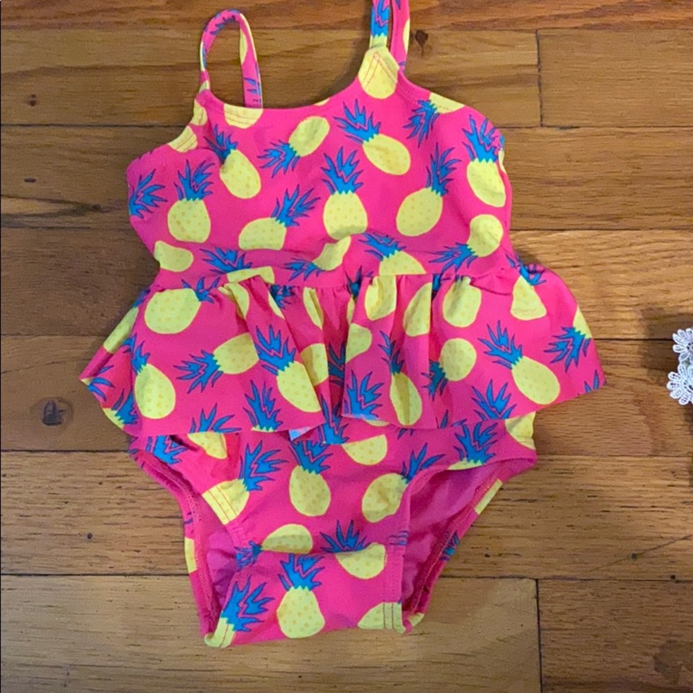 NWOT Old Navy Swimsuit